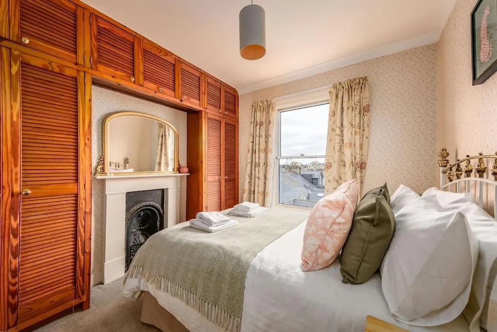5 Bed Central Period Townhouse Cambridge  Cambridge (Cambridgeshire)