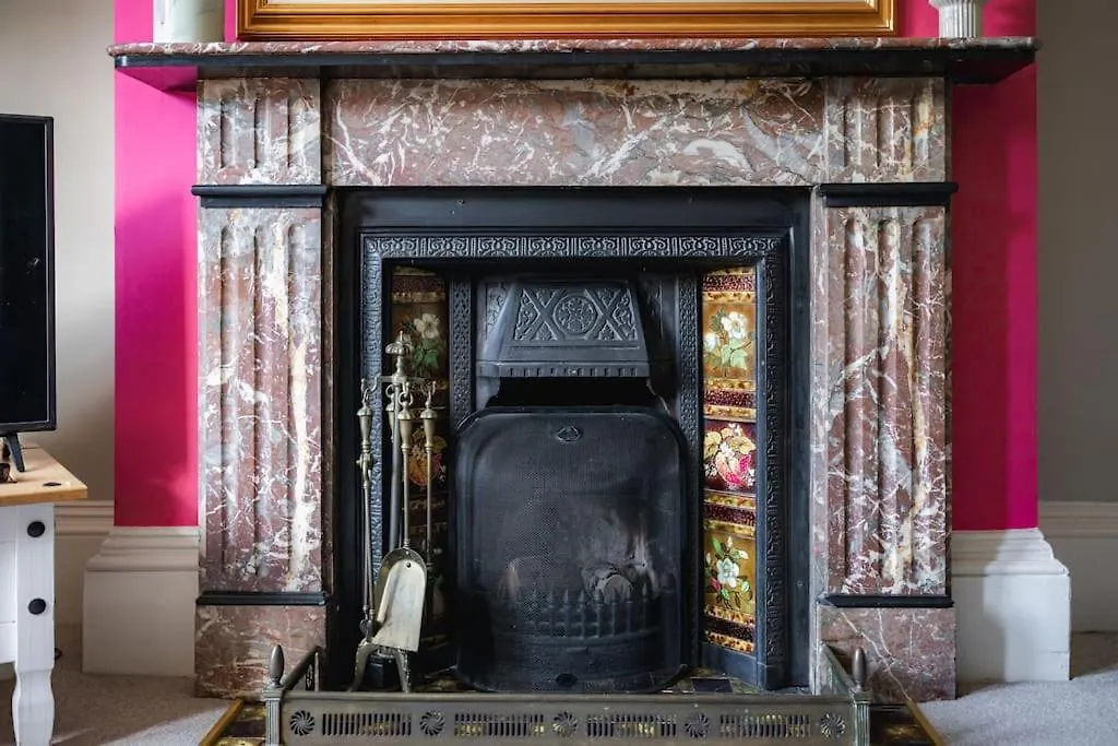5 Bed Central Period Townhouse Cambridge Lägenhet