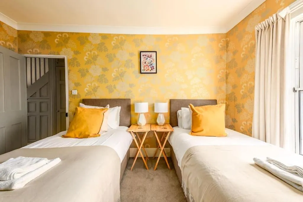 5 Bed Central Period Townhouse Cambridge
